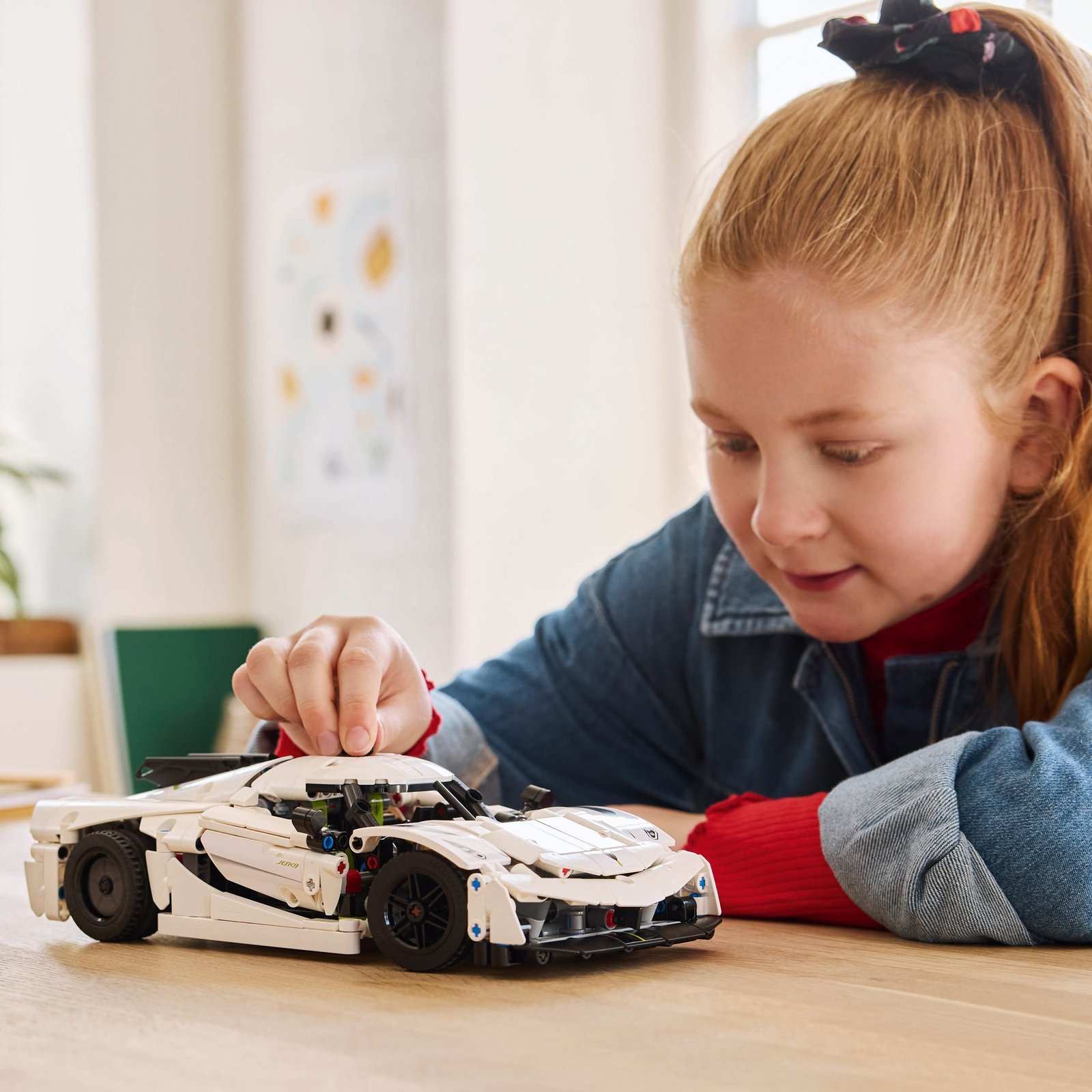 LEGO Technic Hipercoche Koenigsegg Jesko Absolut Blanco, 42184, Edades 10+, 801 Piezas - Imagen 9