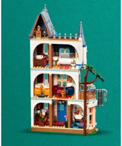 Alternative view of LEGO Friends Castle Bed and Breakfast Juego de 1311 piezas - Mini muñecas incluidas