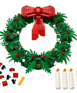 Alternative view of LEGO® Corona Navideña Icónica 2 en 1 – 40426