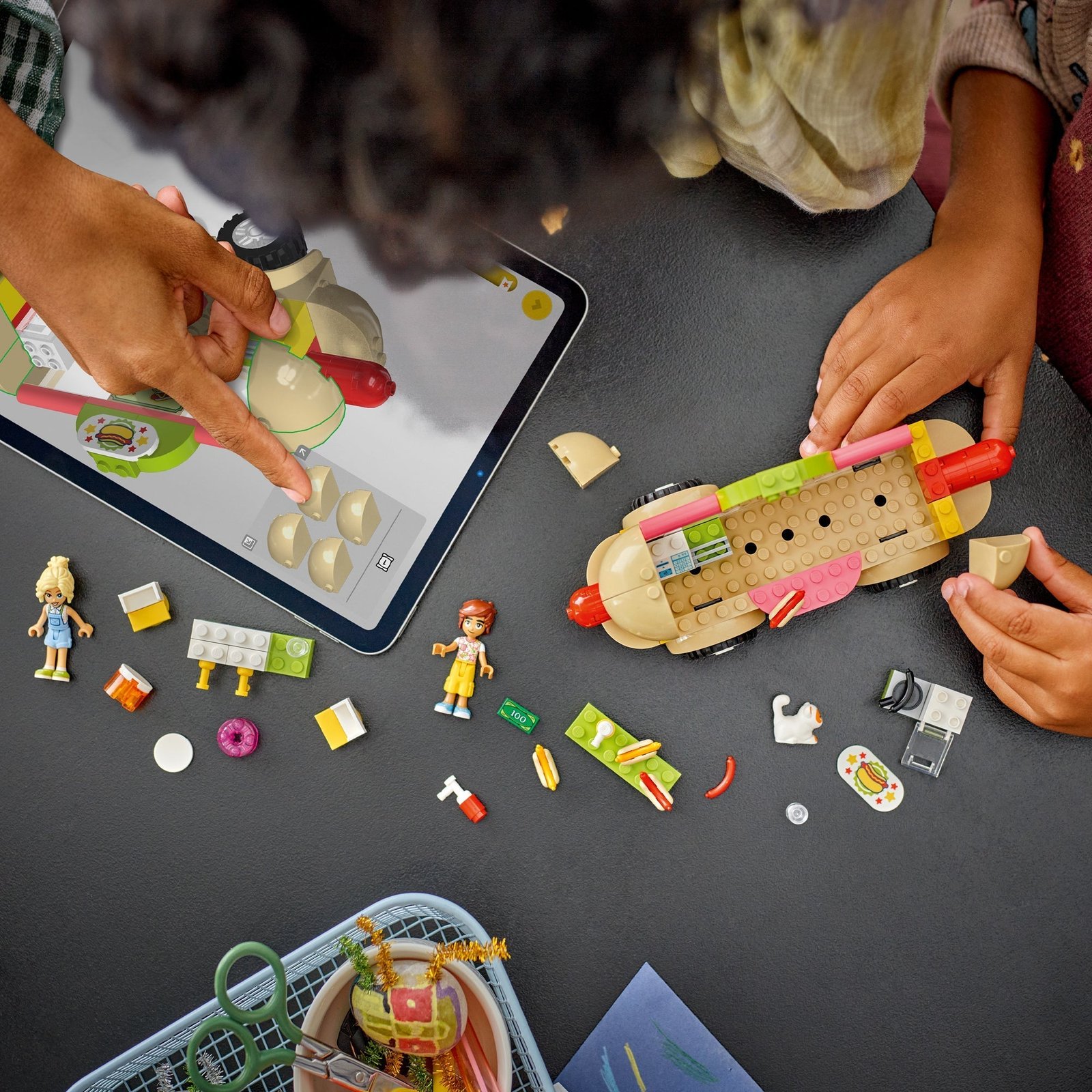 LEGO Friends Camión de comida para perritos calientes, 42633, edades 4+, 100 piezas - Imagen 8